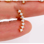mono-boucle-doreilles-ligne-zircon-olympe-bijoux-fond-blanc