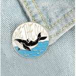 broche-pins-savez-les-oceans-olympe-bijoux-fond-jean