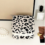 Boite-a-bijoux-leopard-Olympe-bijoux-Acier-inoxydable-bagues-bracelets-joncs-creoles-colliers-choker-broches