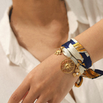 Bracelet-Saphira-Acier-inoxydable-tissus-bleu-breloques-Olympe-bijoux-bagues-colliers-earcuff-creoles-boucles-d-oreilles2