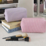 Trousse-a-rayures-rose-Olympe-bijoux-bagues-colliers-joncs-bracelets-boucles-d-oreilles-creoles2