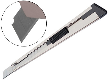 Cutter métal Q-Connect lame 9 mm, autre vue