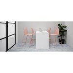 Table haute MNB Madera blanche, détail du pied panneau