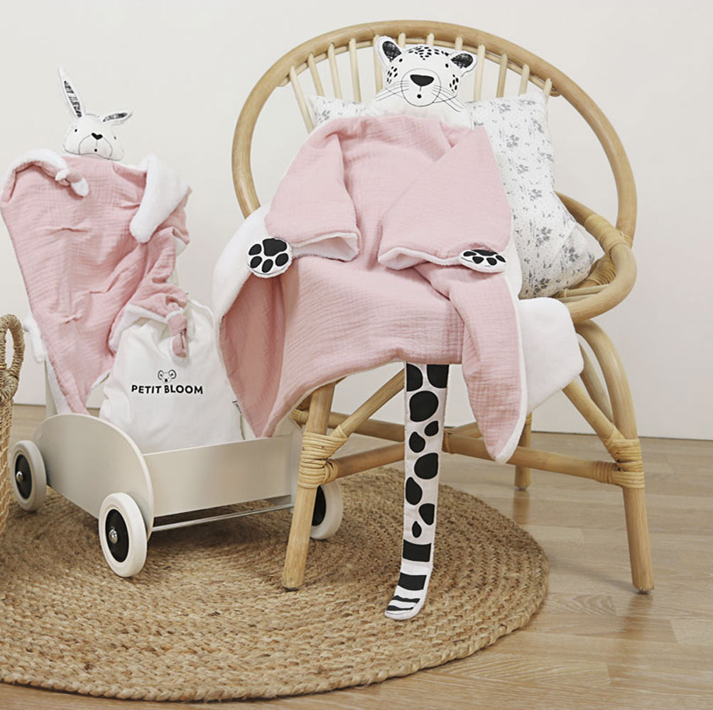 doudou-plaid-rose-petit-bloom