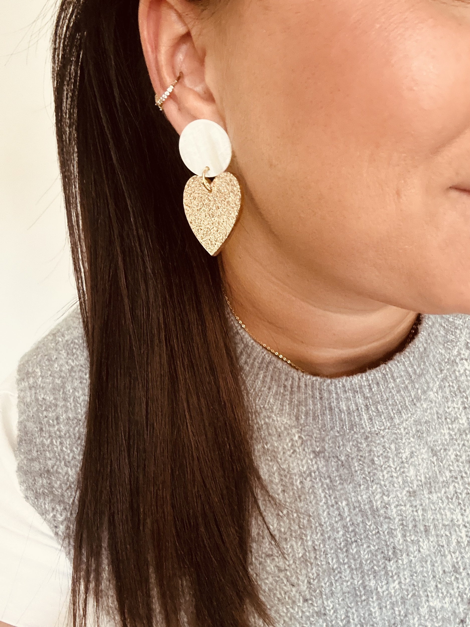 Boucles doreilles avec coeur pailleté, idée de boucles doreilles pour les fêtes