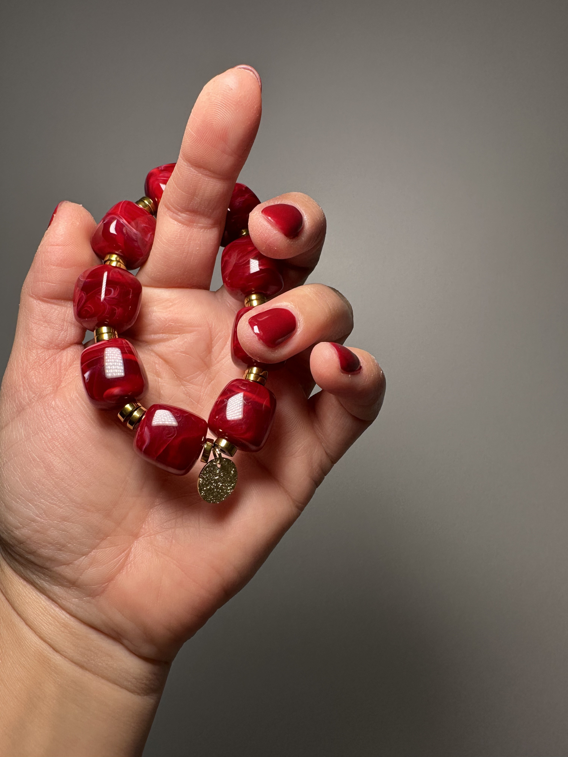 Ou trouver des bracelets avec des perles en forme de cube couleur bordeaux et marron, concept store Influence Maryva