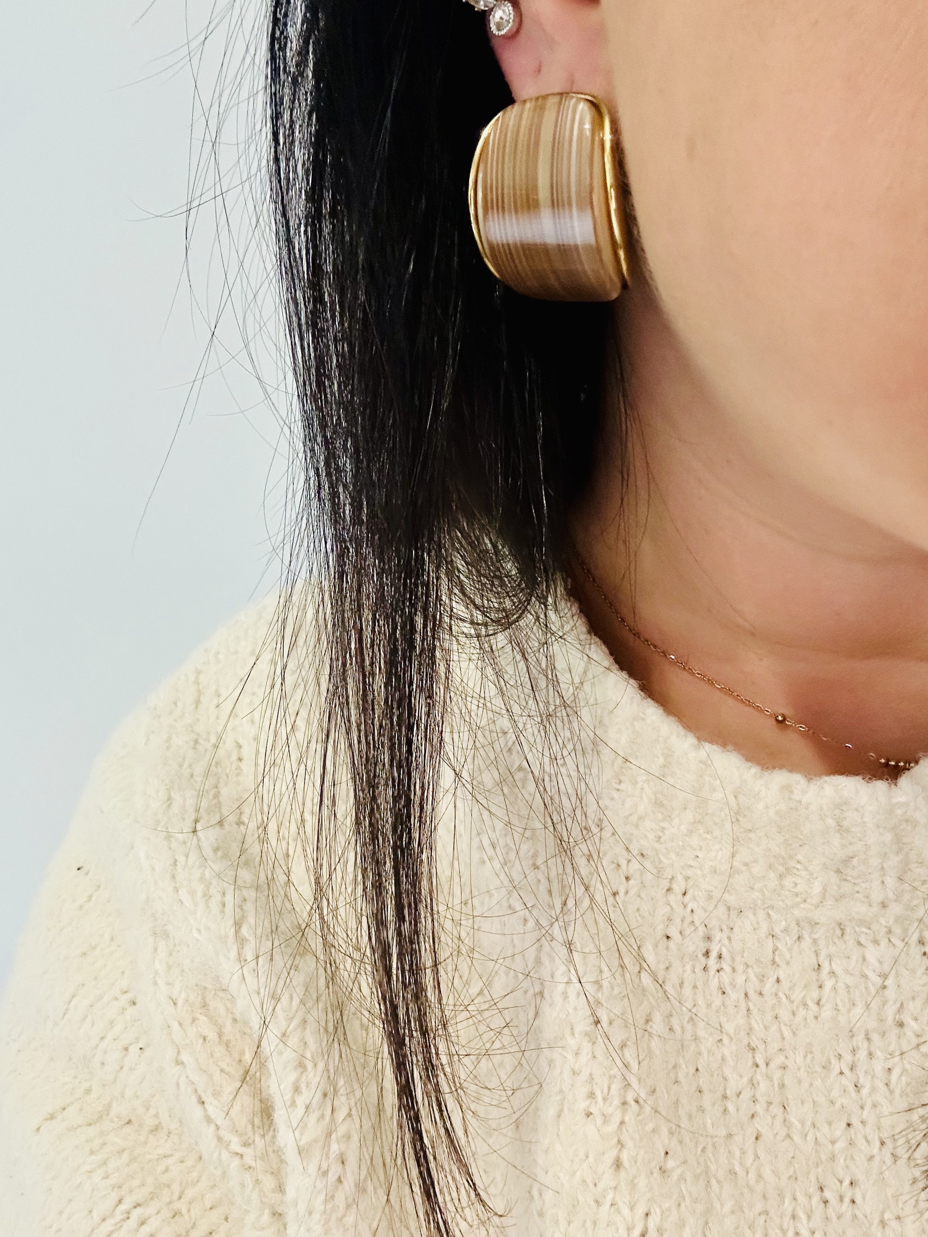 Boucle doreille caramel rayures beige et marron et doré