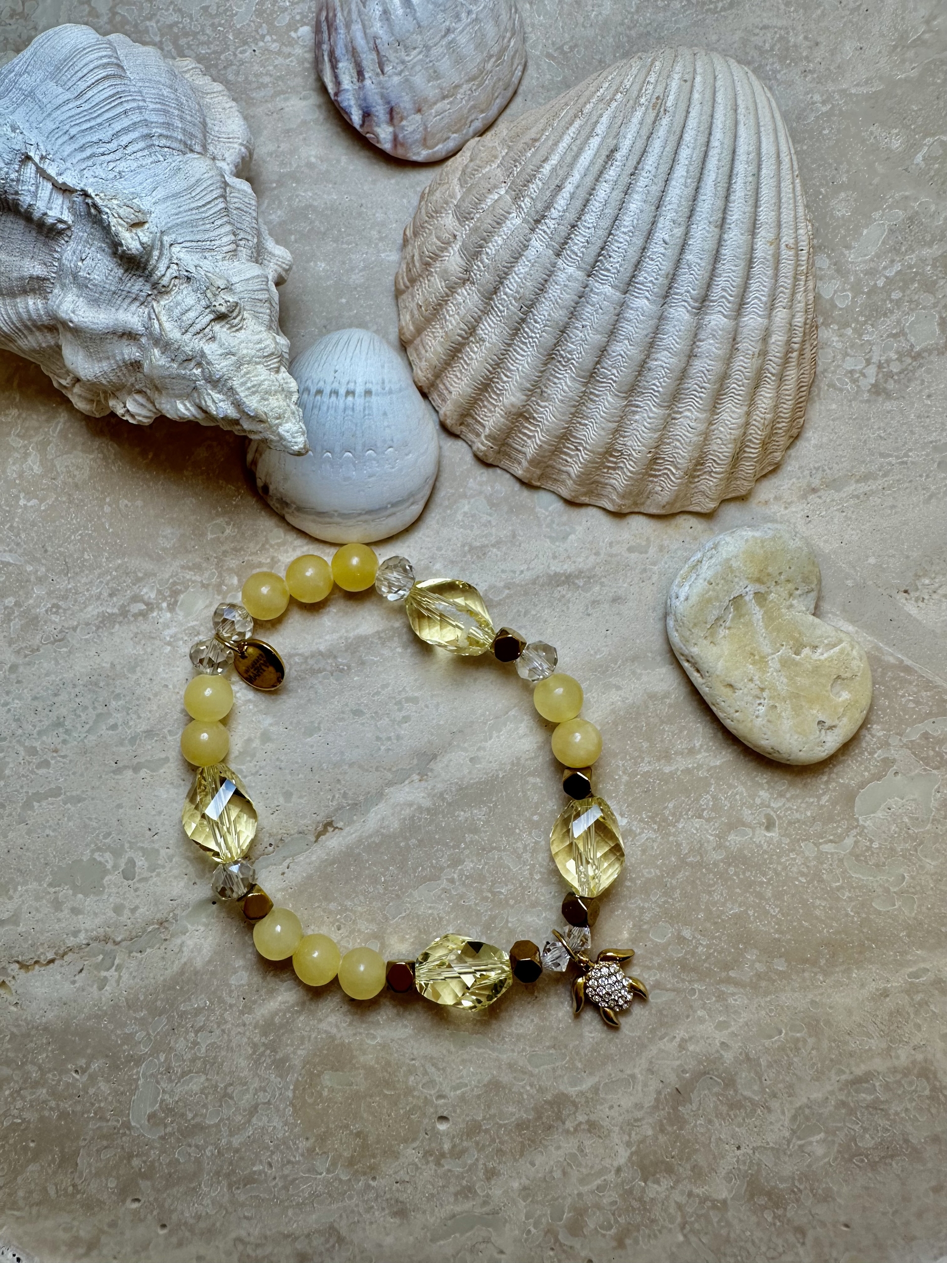 Bracelet en perles avec une breloque à strass en forme de tortue, bracelet pas cher en perle jaune