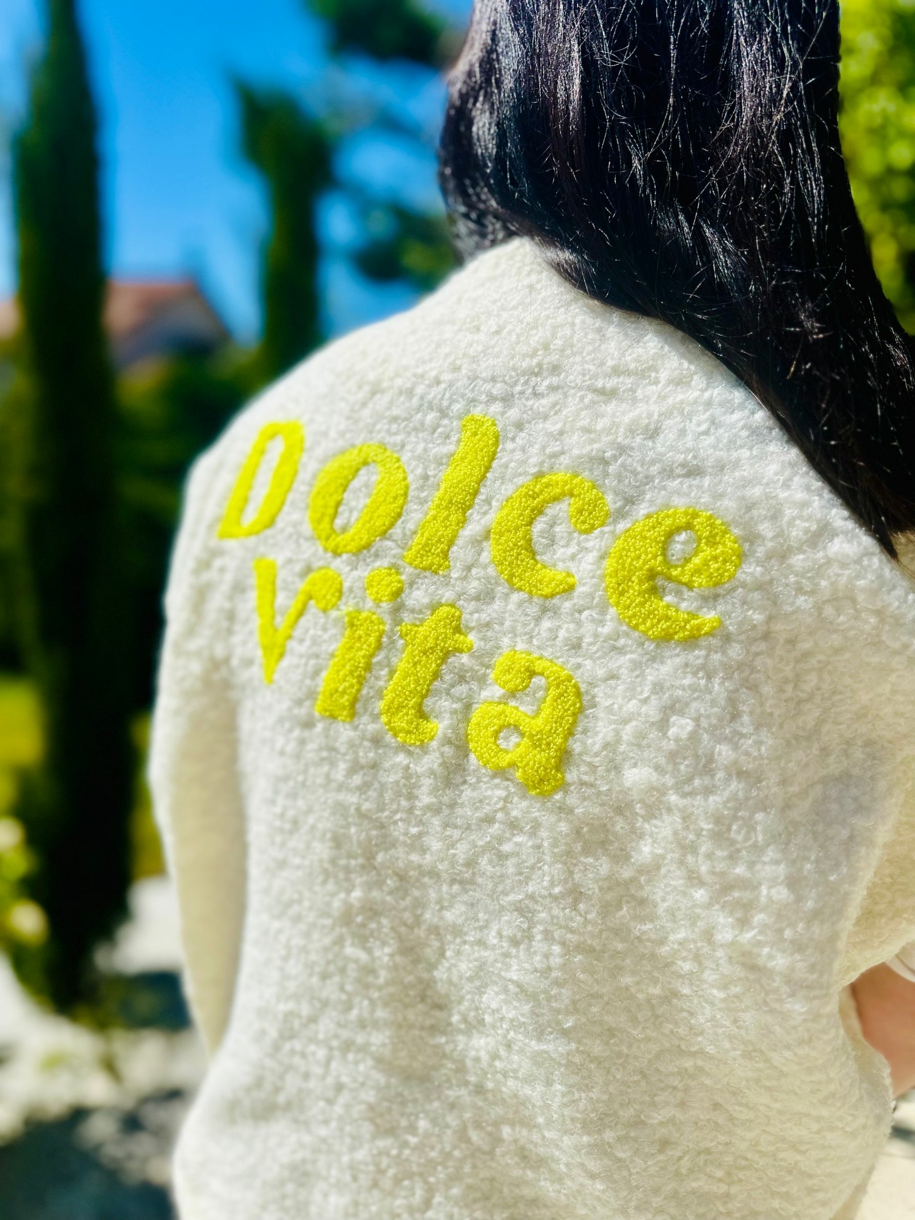 Gilet sans manche pas cher fluo avec écriture dans le dos
