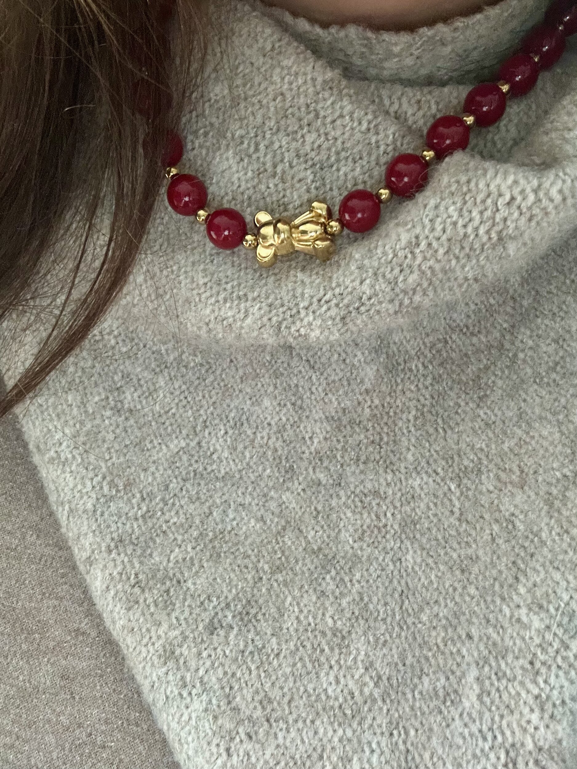 Collier-perles-bordeaux-stone-avec-nounours.jpg