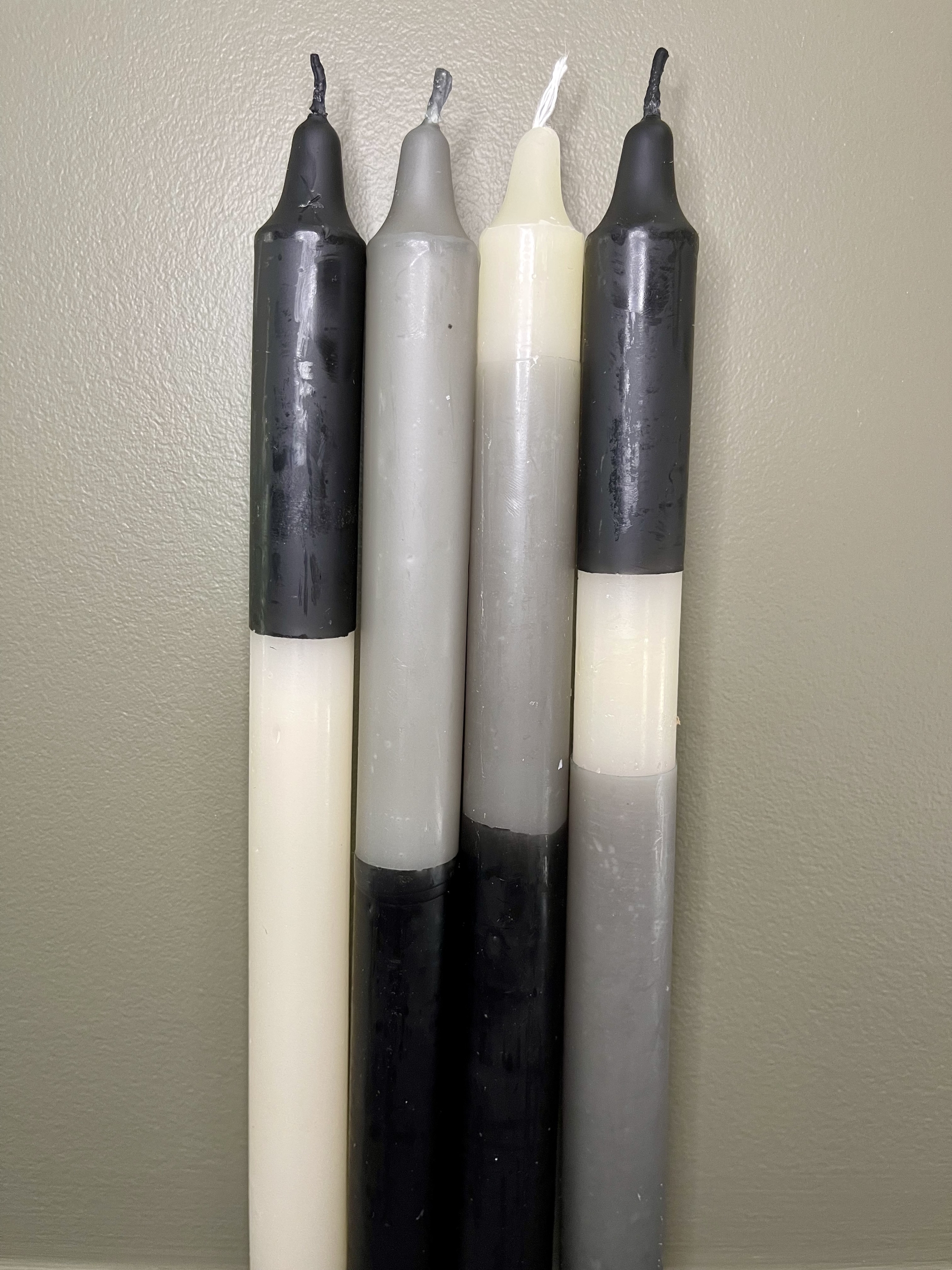 Bougies pour bougeoir couleurs noire grise kaki et blanche