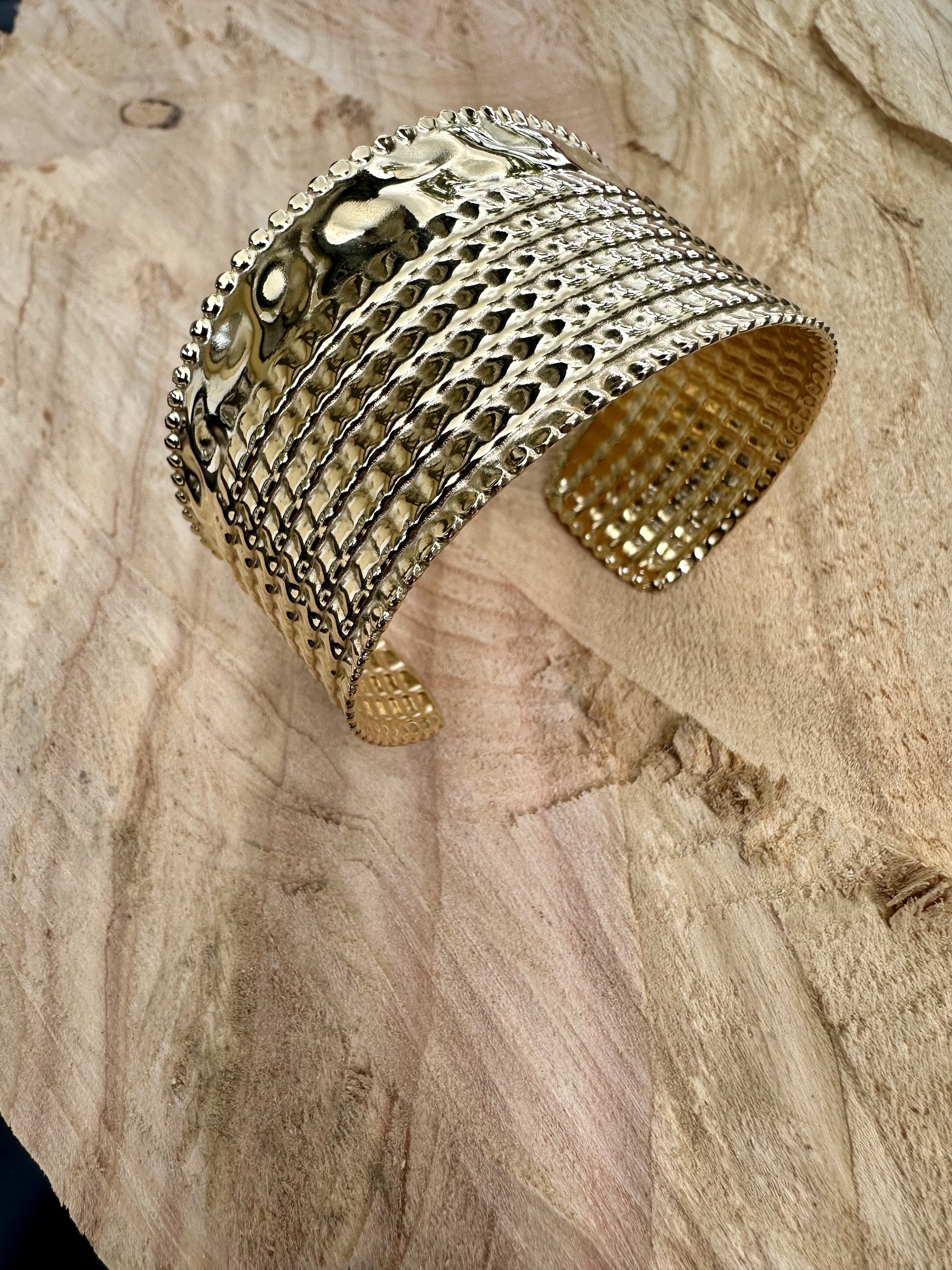 Manchette design doré en acier inoxydable, idée de cadeau pas cher pour sa maman, une femme ou une ado, manchette réglable pour tous les poignets, manchette pour les gros poignets