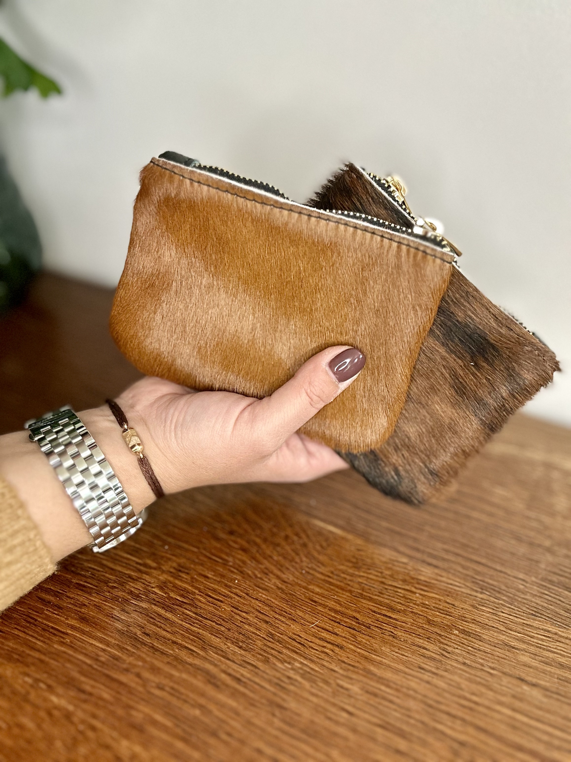 Porte-monnaie stylé à poils et en 100% cuir