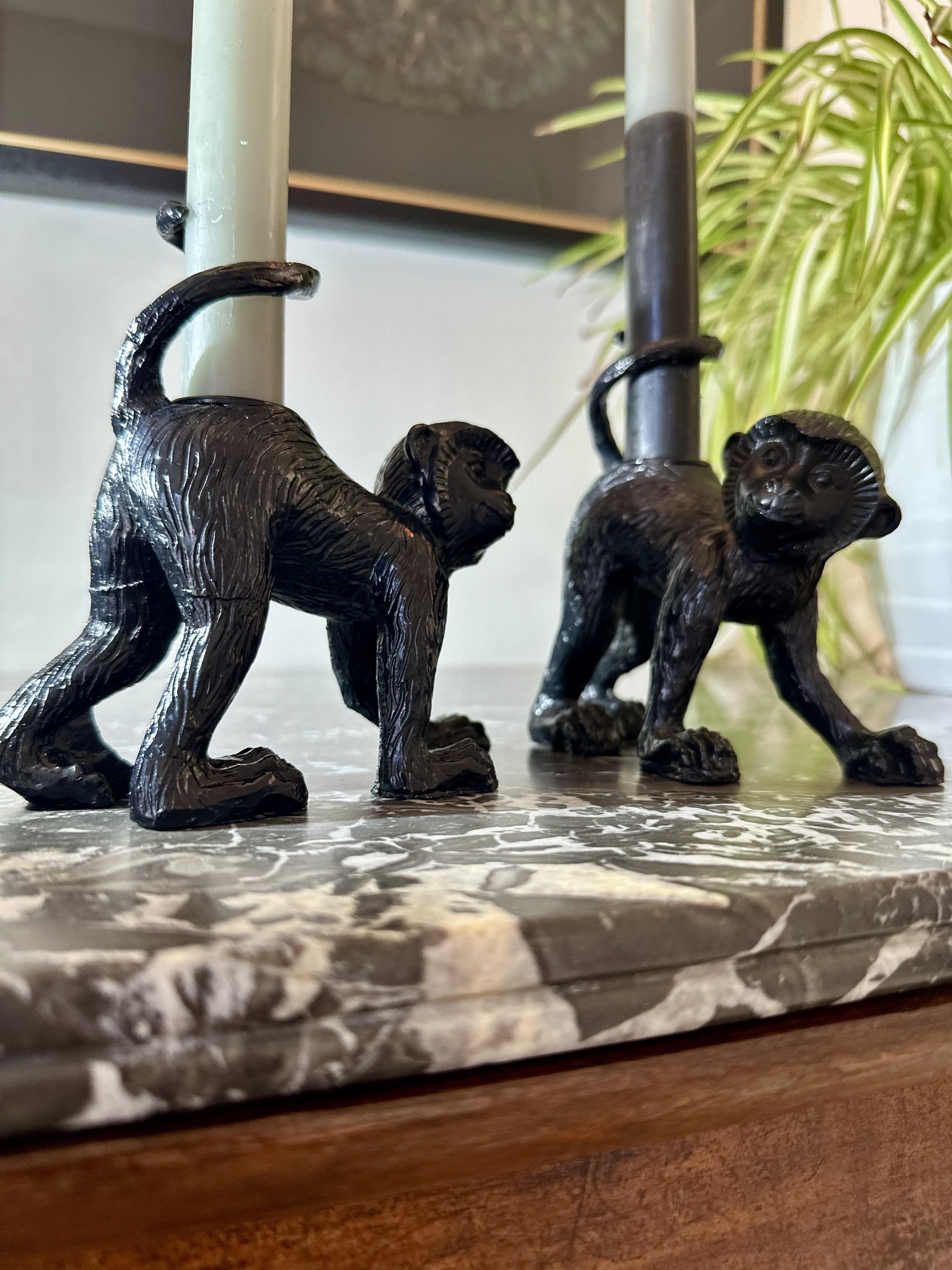 bougeoir singe de couleur noir idée cadeau à offrir pour une crémaillère style design et contemporain