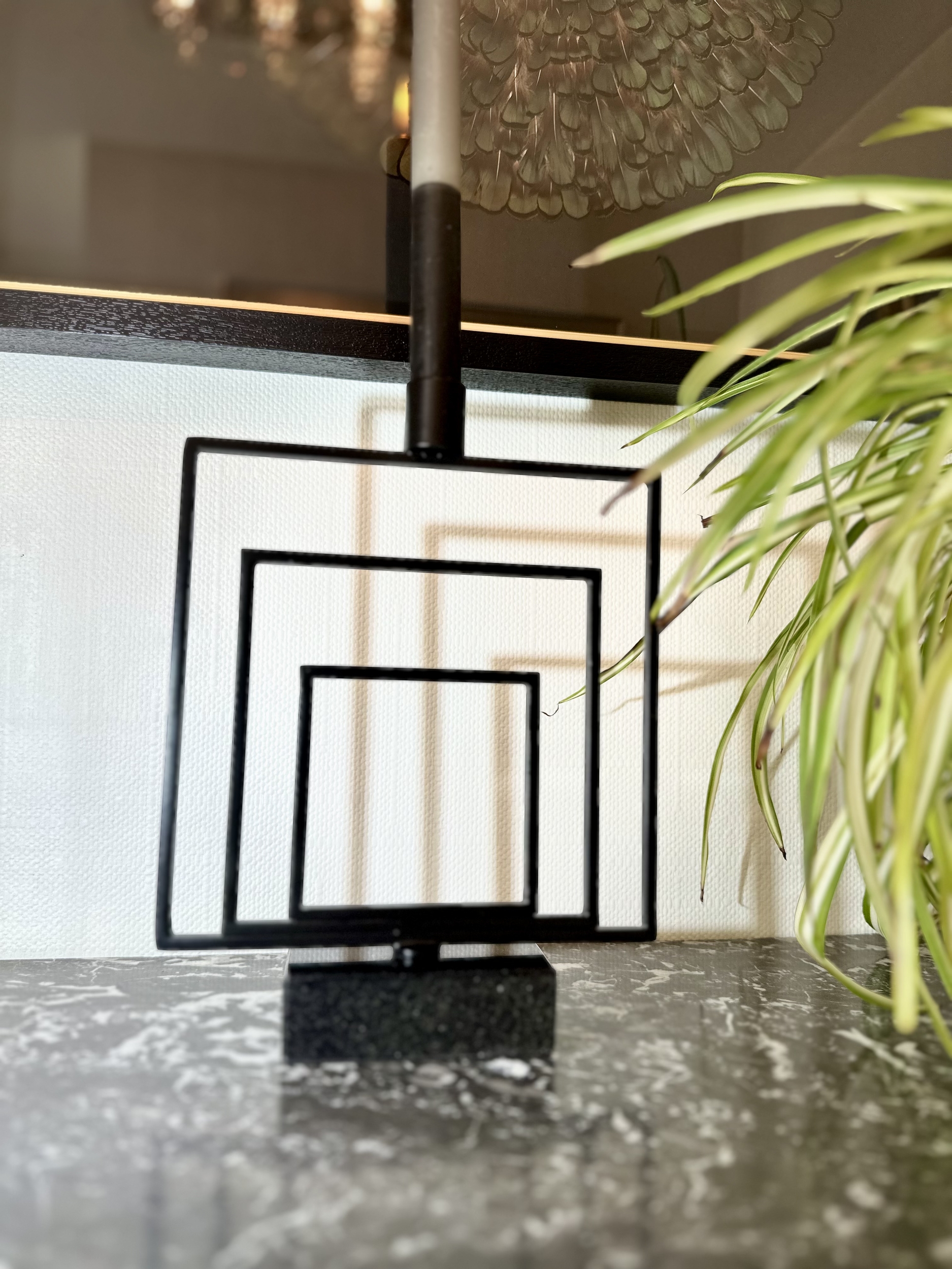 bougeoir très design de couleur noir, bougeoir haut noir en marbre pas cher