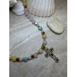 Collier chrétien mais coloré
