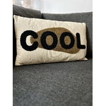 Coussin brodé cool marron et noir