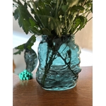 Vase original vert en verre effet gondolé