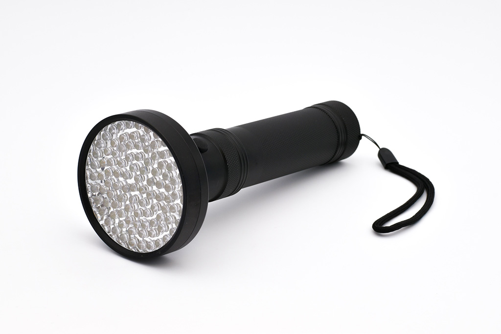 UV-LED-Taschenlampe (100 Dioden)