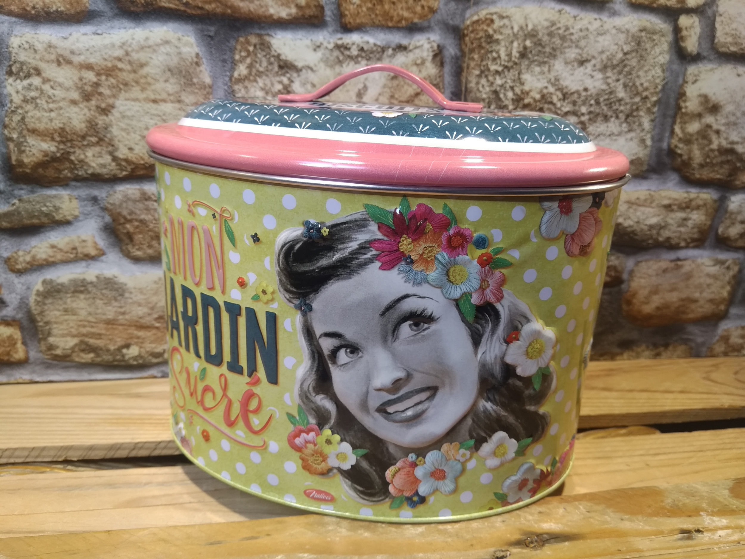 boite métal alimentaire gateaux rétro vintage pin-up