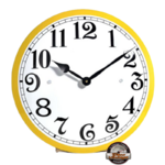 horloge murale émaillée vintage jaune et blanche