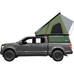 Tente de toit triangulaire à coque rigide, toile vert kaki, ouverte sur un pick-up gris