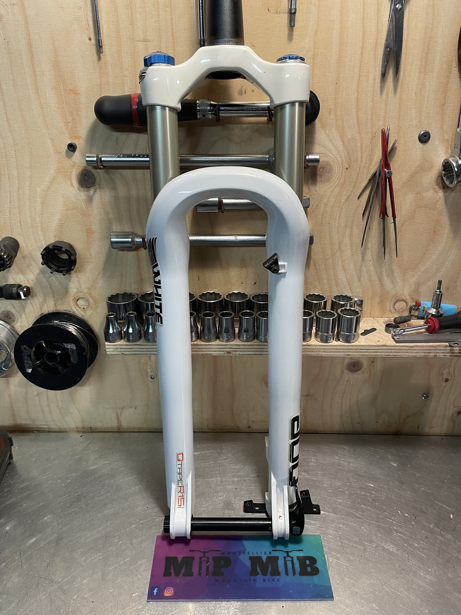 White Brothers Fluid 130 フォーク MTB 29インチ Brothers Loop White Brothers Suspension Rare White Brothers LOOP