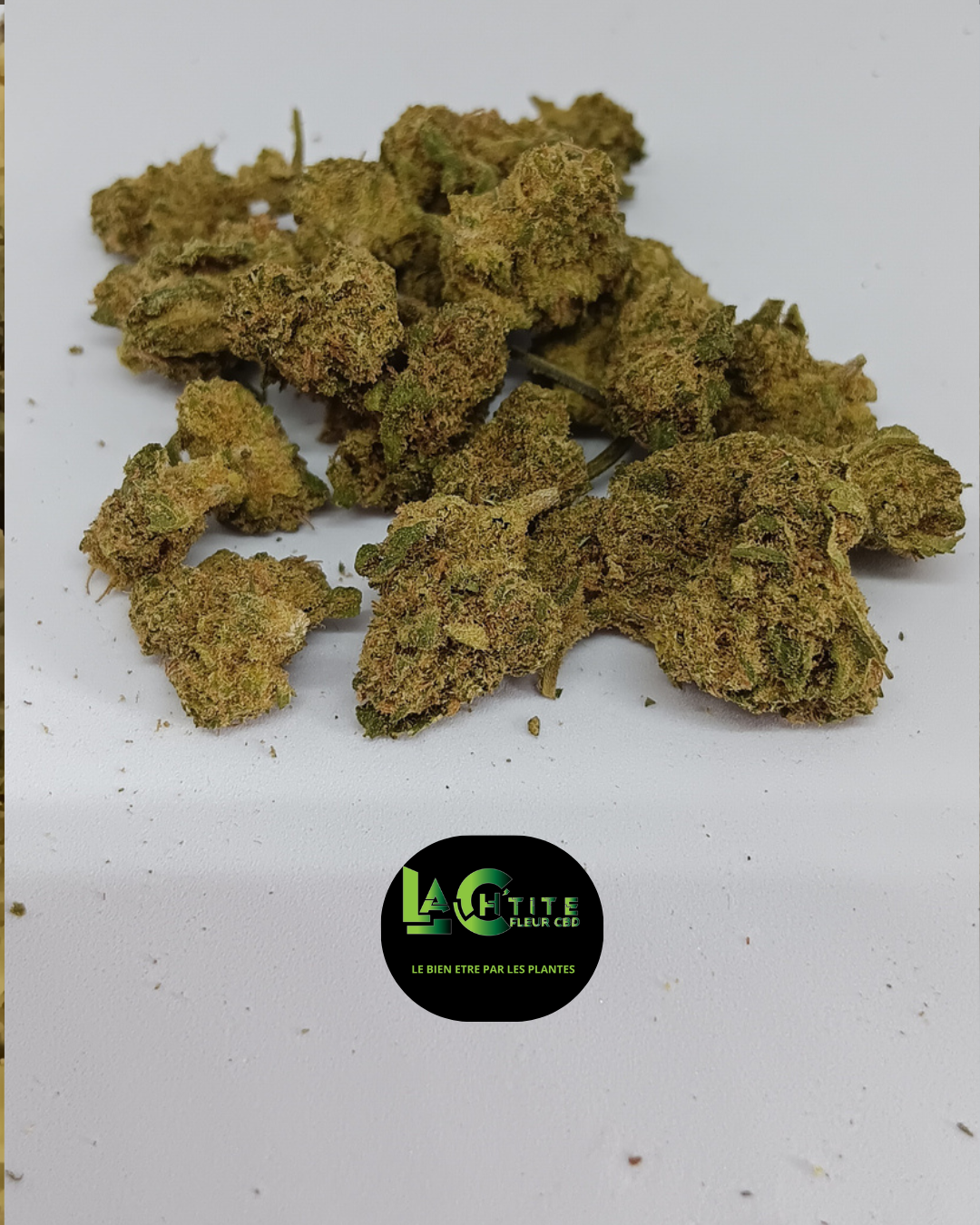 white cbd kush small