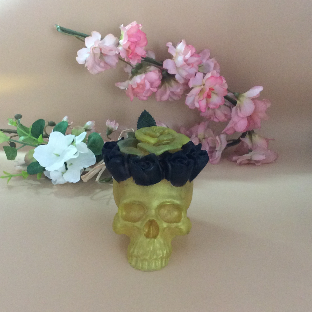 Skull couronne fleurs en résine époxy