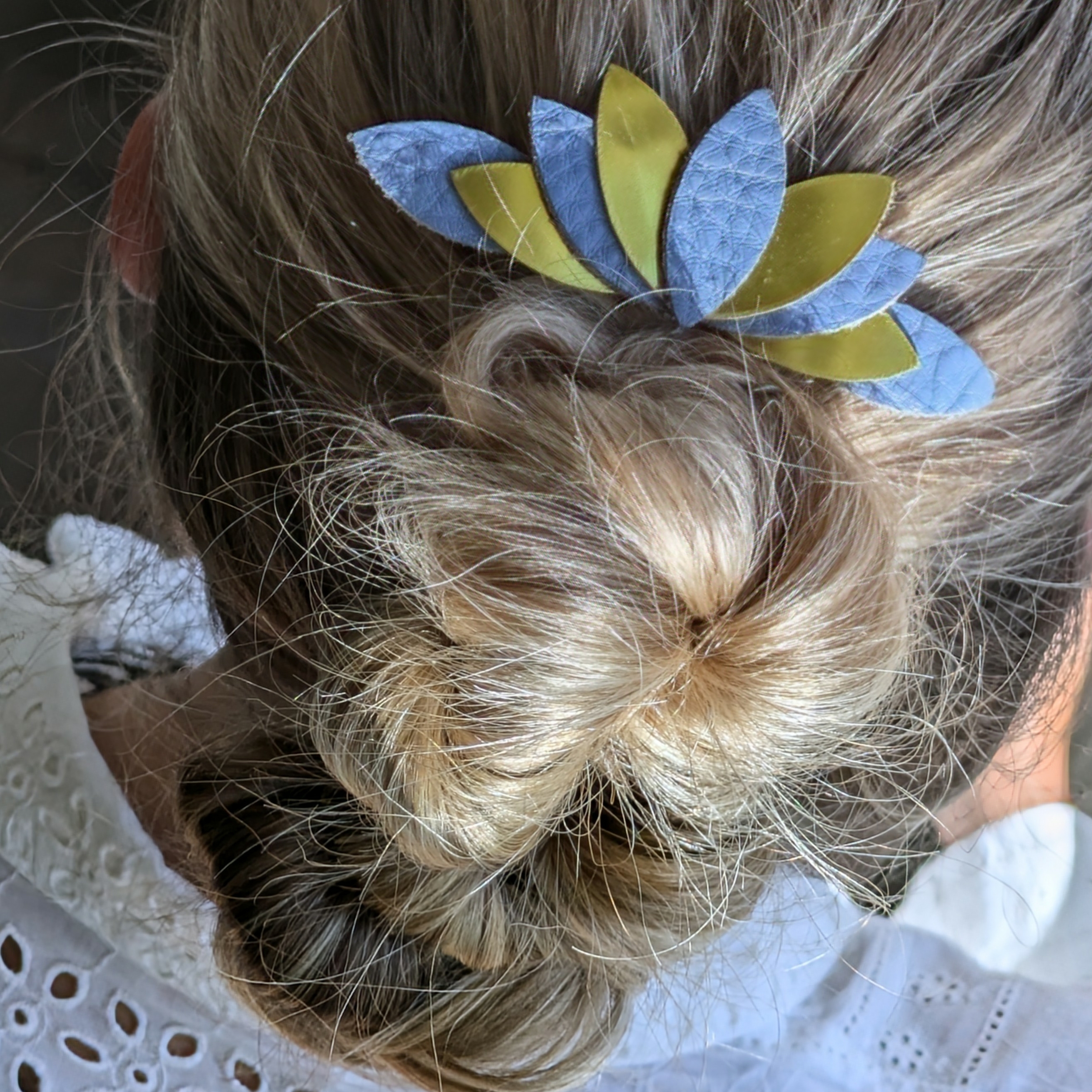 Barrette Alba bleu et doré.2