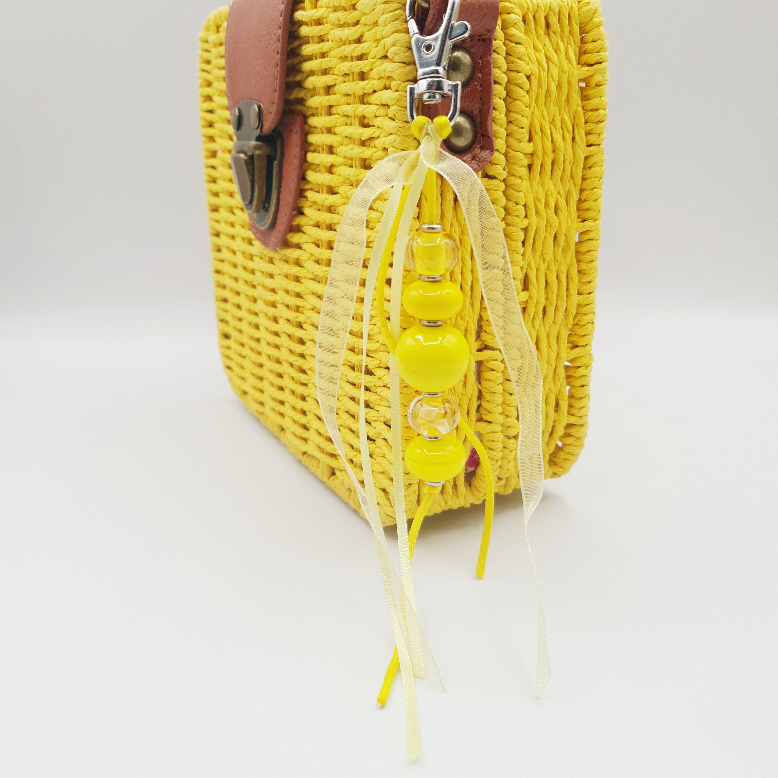 Bijou de sac jaune.2