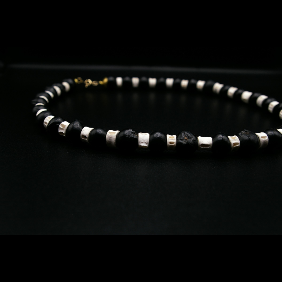 ANUBIS_COLLIER_ARTISANAL_GRAINES_002