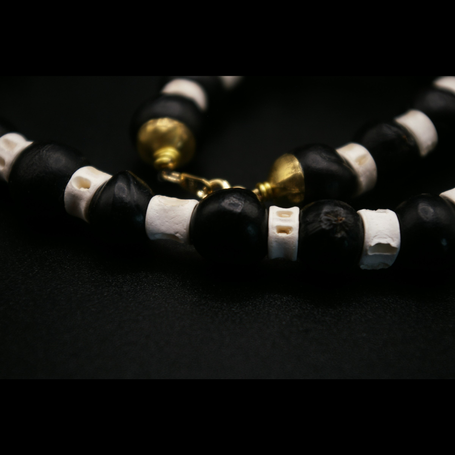 ANUBIS_COLLIER_ARTISANAL_GRAINES_005