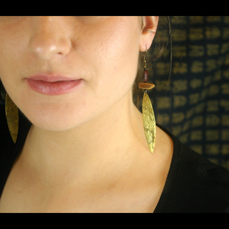 FLAMBOYANCE_BOUCLE_D_OREILLES_ARTISANALES_NUPIYA_ARTEMIS_CREATION_BIJOUX_ESOTERIQUES_002