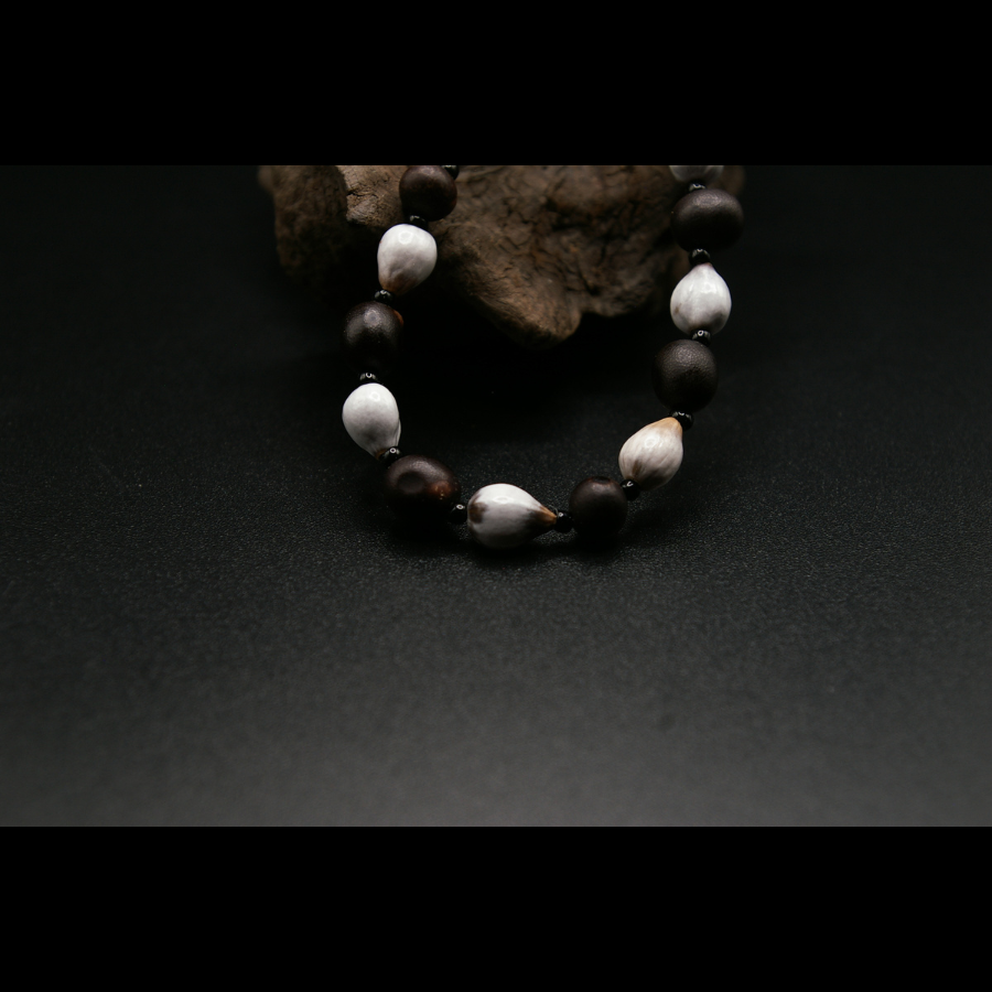 CANNAJOBI_COLLIER_ARTISANAL_GRAINES_002