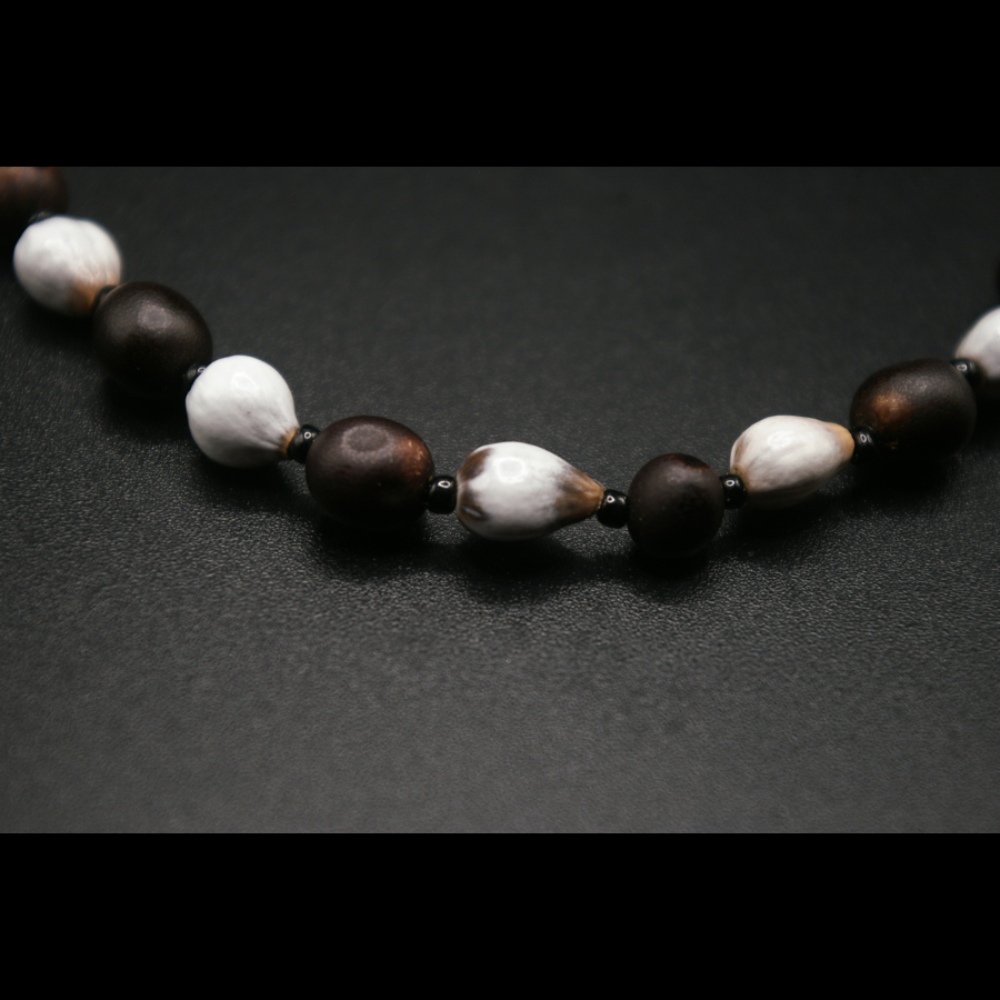 CANNAJOBI_COLLIER_ARTISANAL_GRAINES_004