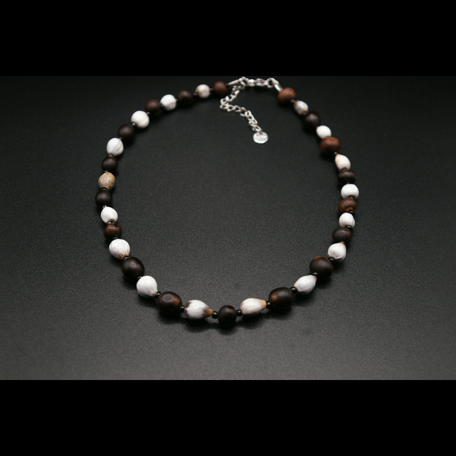 CANNAJOBI_COLLIER_ARTISANAL_GRAINES_003