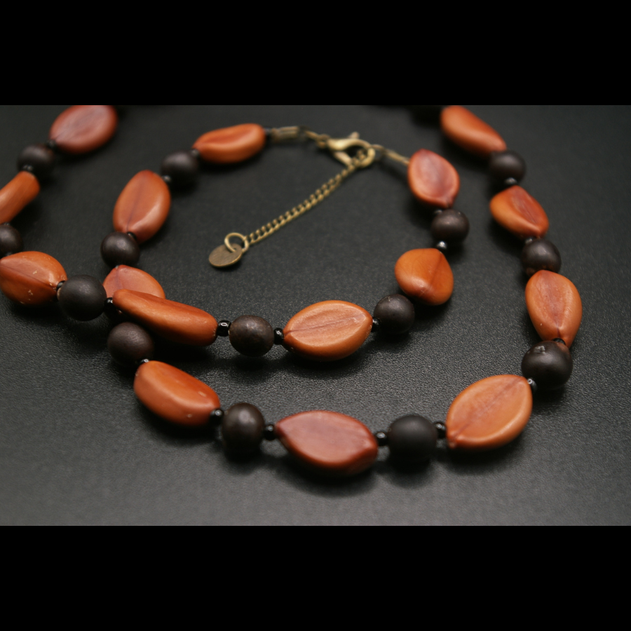 CHANTE_COLLIER_ARTISANAL_GRAINES_008
