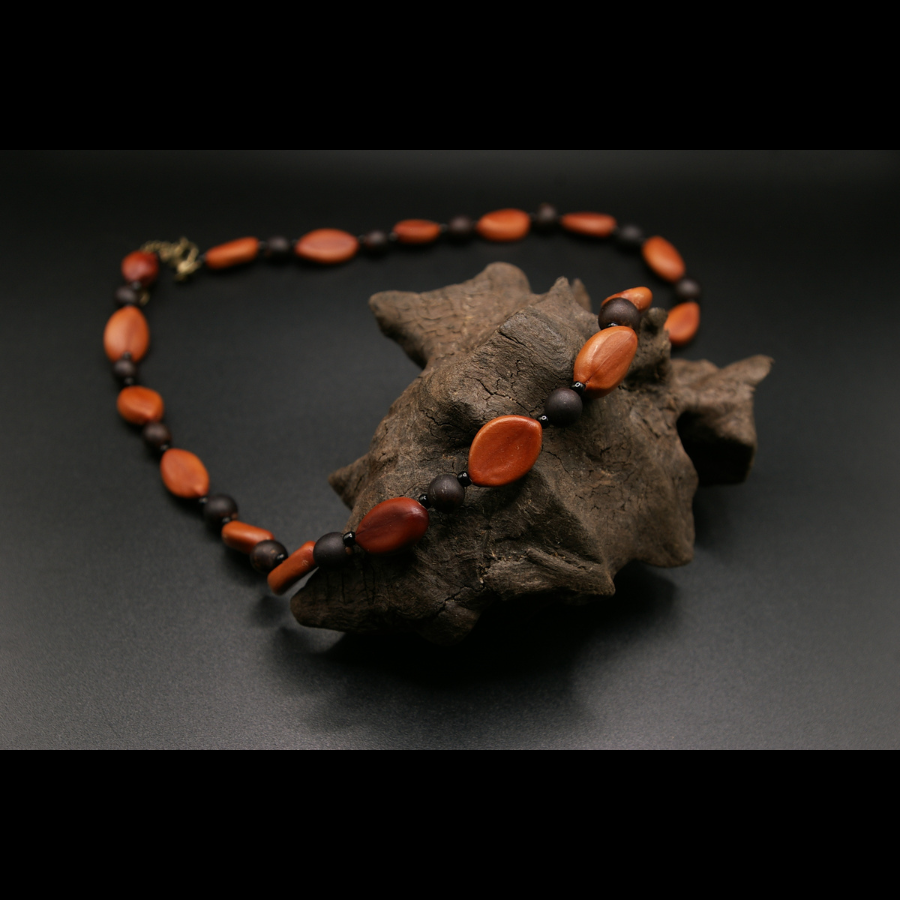 CHANTE_COLLIER_ARTISANAL_GRAINES_001