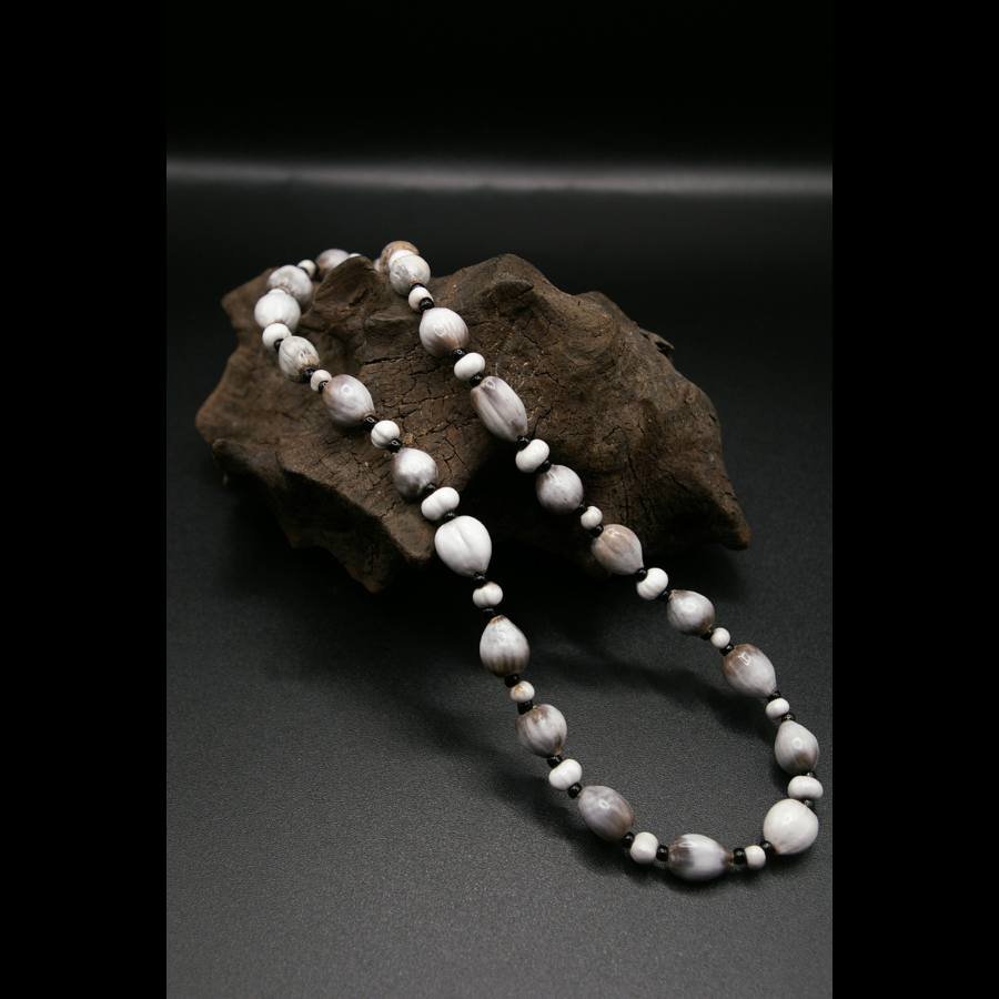 GOUTTELETTE_COLLIER_ARTISANAL_GRAINES_004
