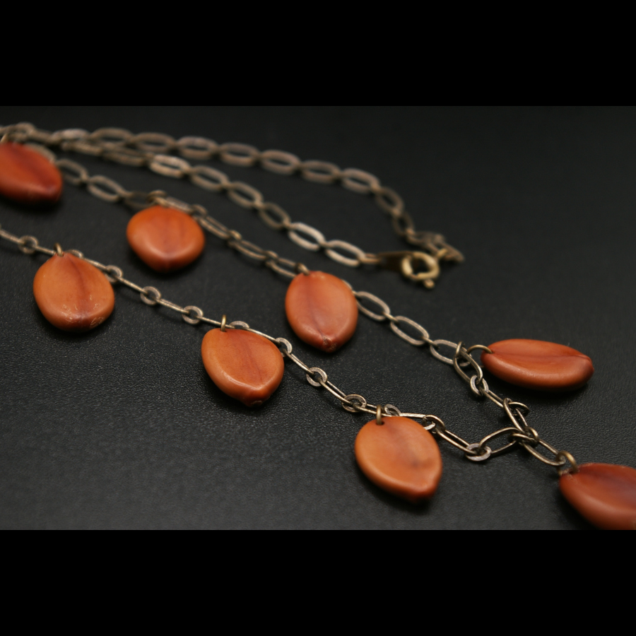 MARACASSIE_COLLIER_ARTISANAL_GRAINES_005