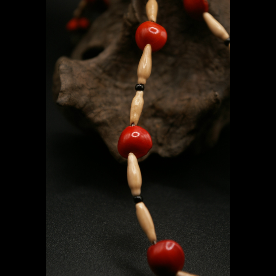 PAVONINA_COLLIER_ARTISANAL_GRAINES_003