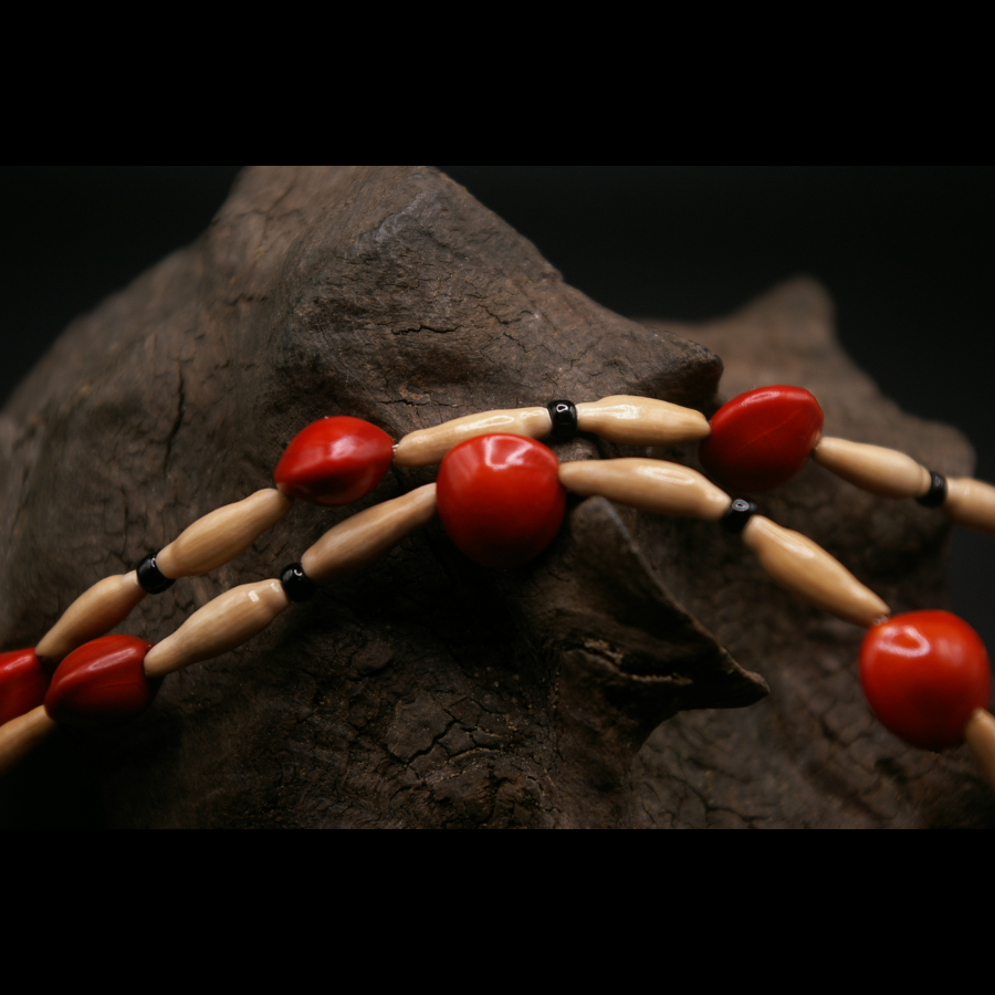 PAVONINA_COLLIER_ARTISANAL_GRAINES_004