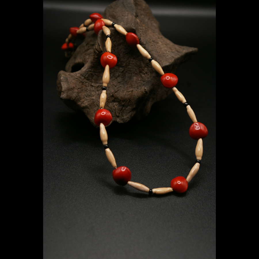 PAVONINA_COLLIER_ARTISANAL_GRAINES_001