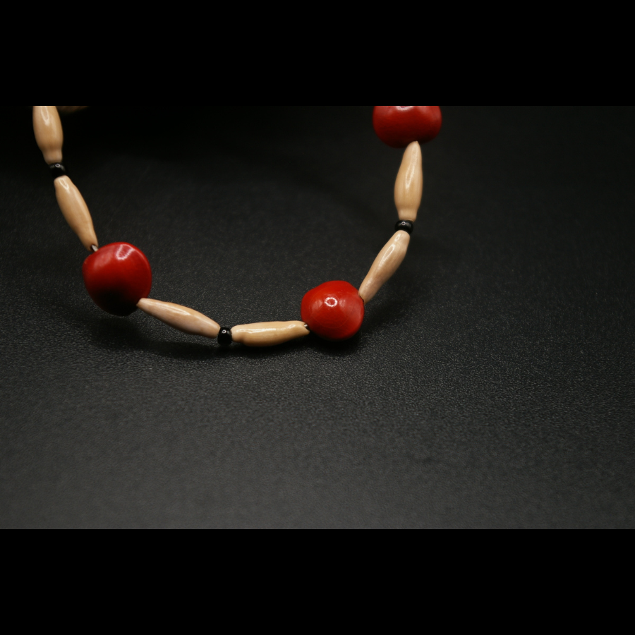PAVONINA_COLLIER_ARTISANAL_GRAINES_002