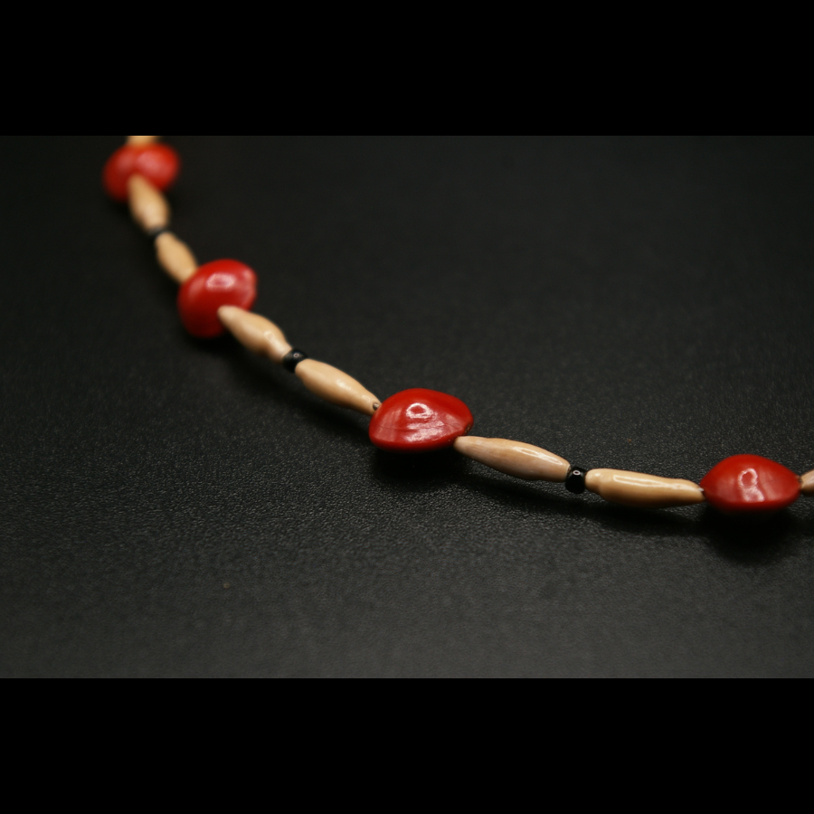 PAVONINA_COLLIER_ARTISANAL_GRAINES_007