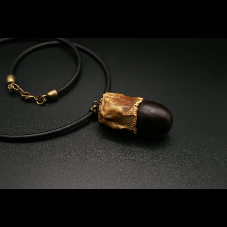 TALISMAN_AFZELIA_COLLIER_ARTISANAL_GRAINES_007