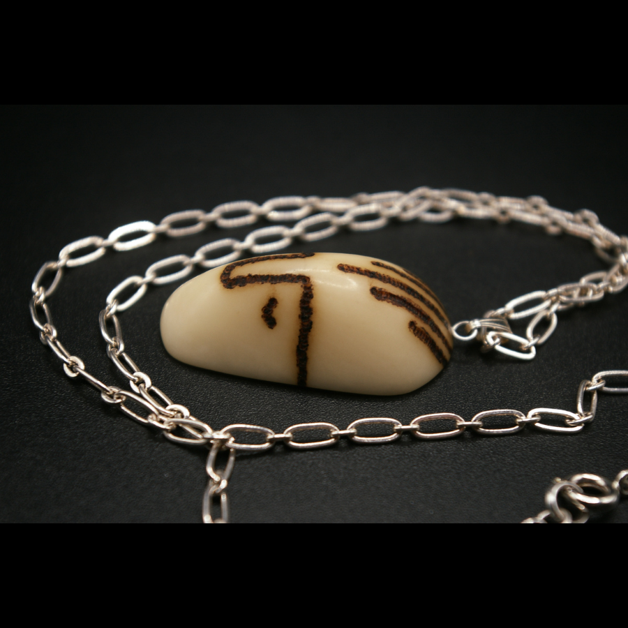AKARUIO_COLLIER_ARTISANAL_GRAINES_008