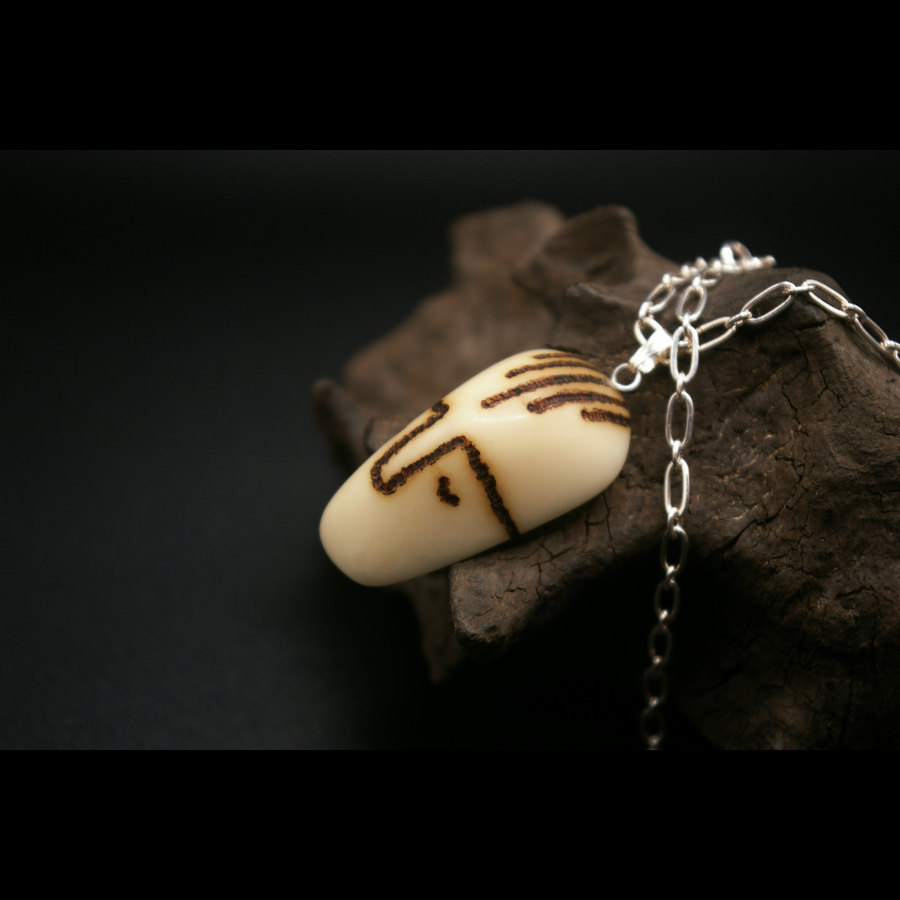 AKARUIO_COLLIER_ARTISANAL_GRAINES_005