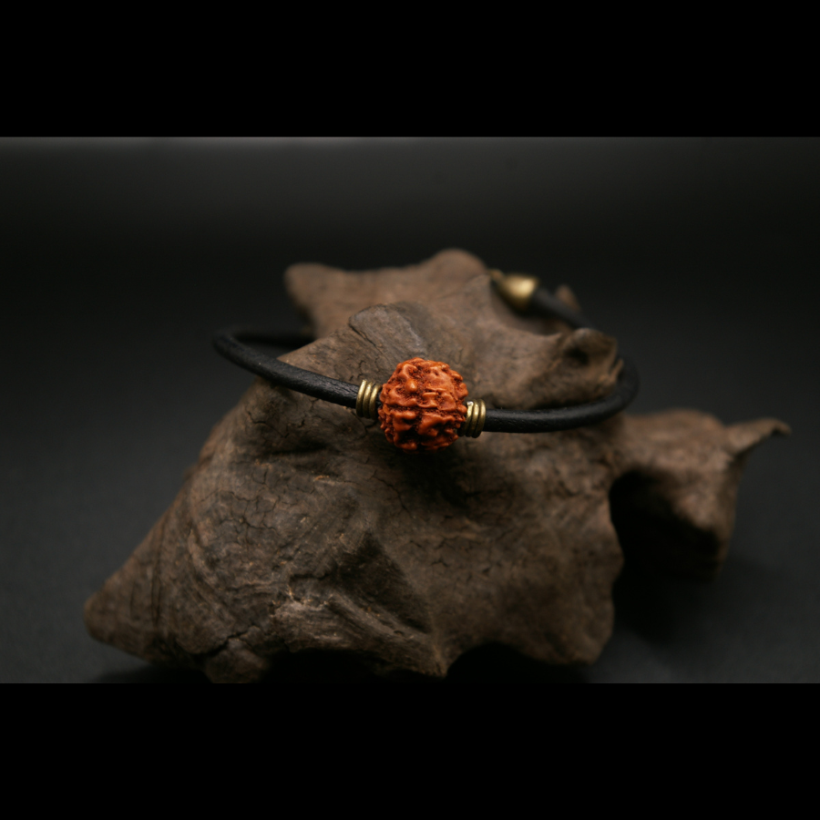 RED_RAKSHA_BRACELET_ARTISANAL_GRAINES_002